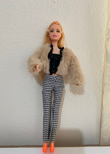 Barbie bebek