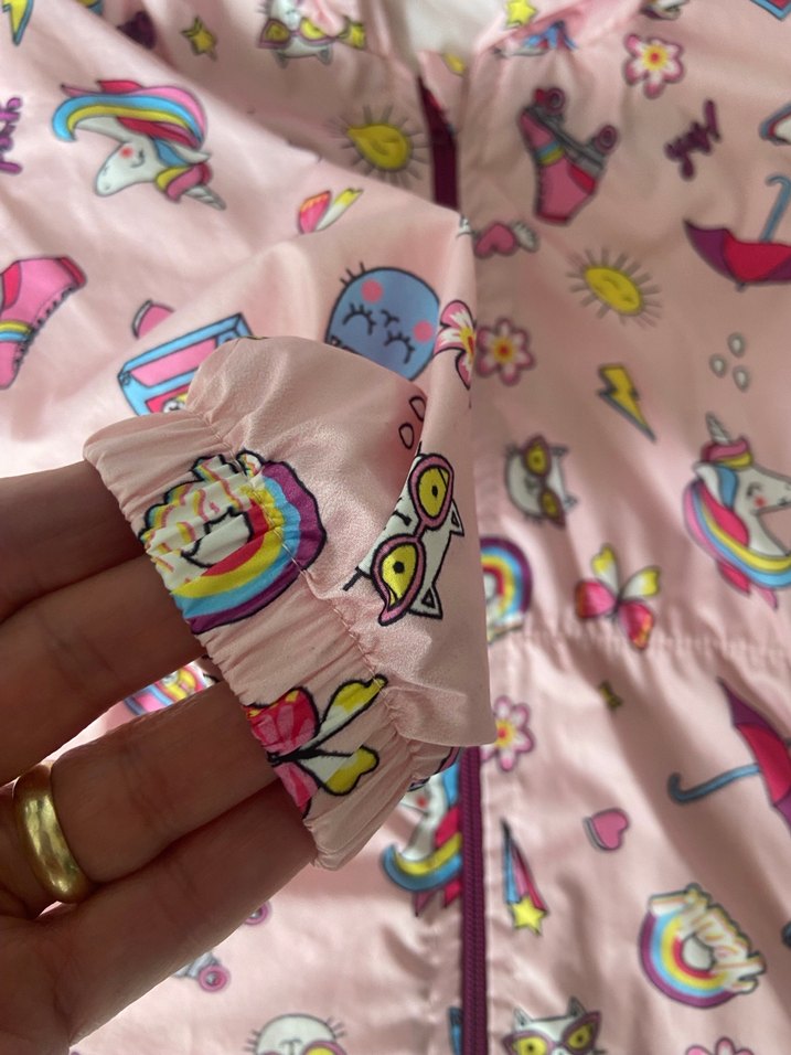 Kız Çocuk Kapüşonlu Renkli Baskılı Yağmurluk - Görsel 2