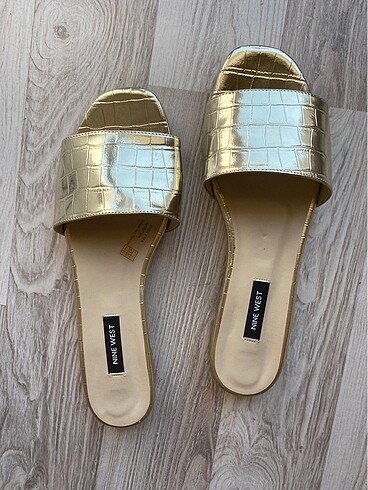 Nine west gold terlik