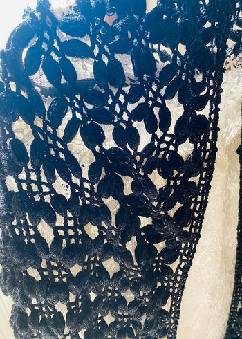 Siyah Dantel Detaylı El örmesi Kadın Triko Şal - Görsel 3