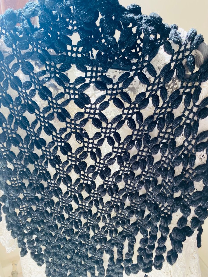 Siyah Dantel Detaylı El örmesi Kadın Triko Şal - Görsel 4