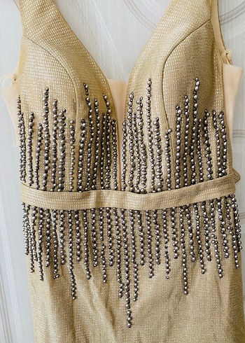 Bej V Yaka İşlemeli Uzun Abiye Elbise - Görsel 3