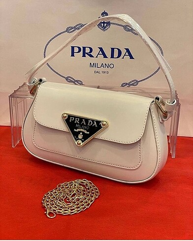 Prada Kol çantası