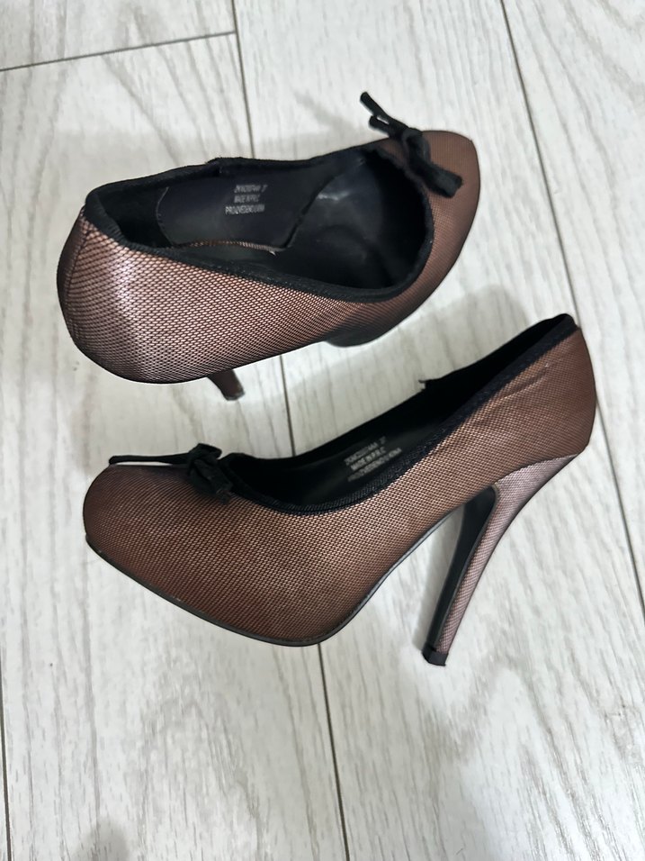 Dantelli Kahverengi Kadın Dolgu Topuklu Ayakkabı - Görsel 3