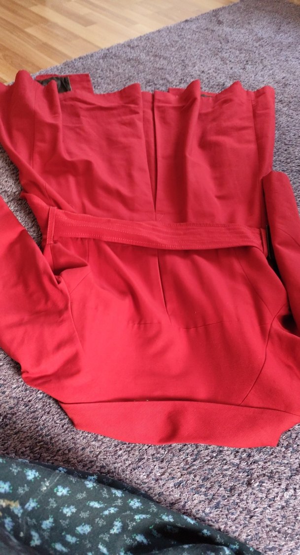 Kemerli Kırmızı kaban elbiy - Görsel 5