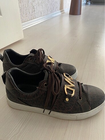 37 Beden Sneakers ayakkabı