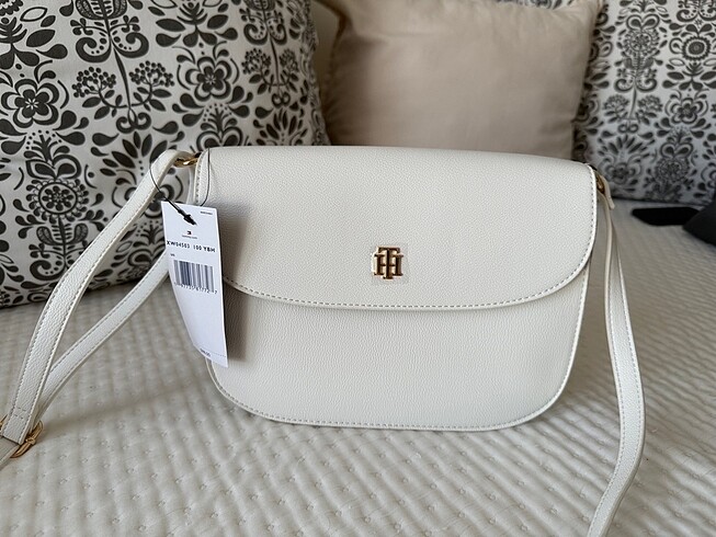 Tommy hilfiger çanta