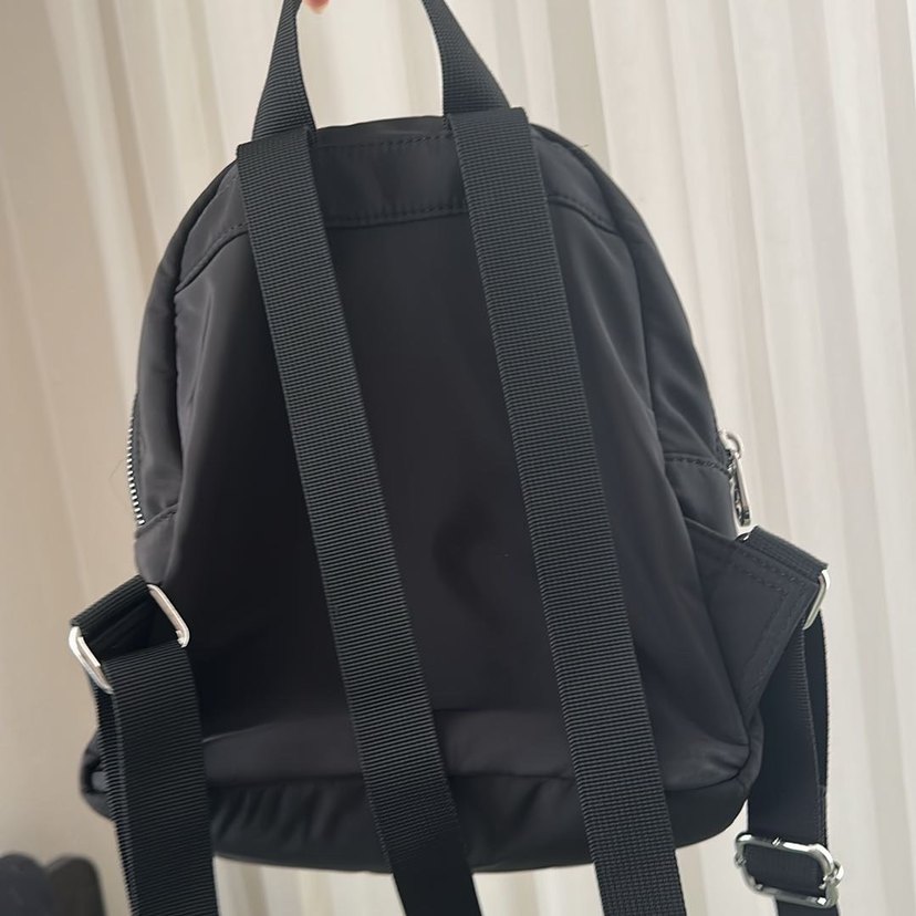 Siyah Kadın Sırt Çantası Fermuarlı - Görsel 2