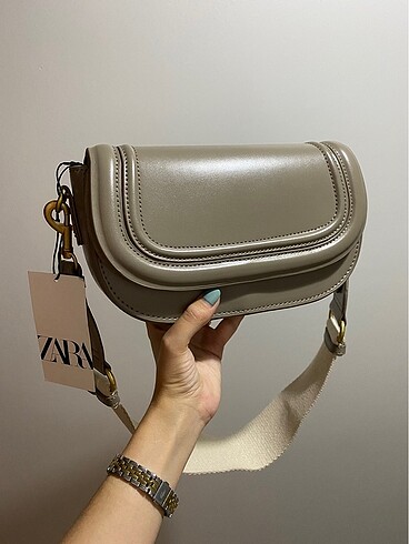 Zara yeşil askılı çanta