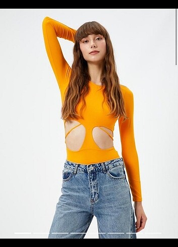 Cut Out Detaylı BodySuit