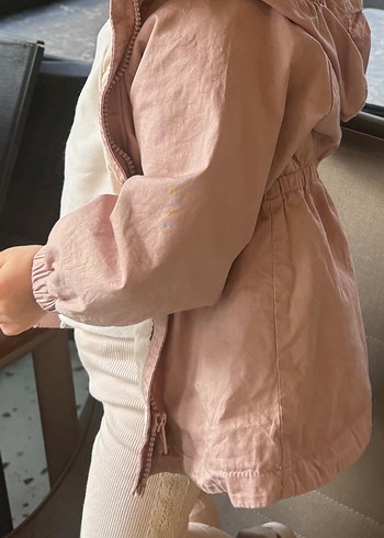 Kız Çocuk Kapüşonlu Bej Yağmurluk - Görsel 6