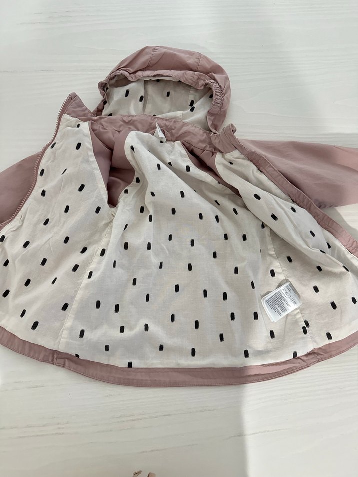 Kız Çocuk Kapüşonlu Bej Yağmurluk - Görsel 3