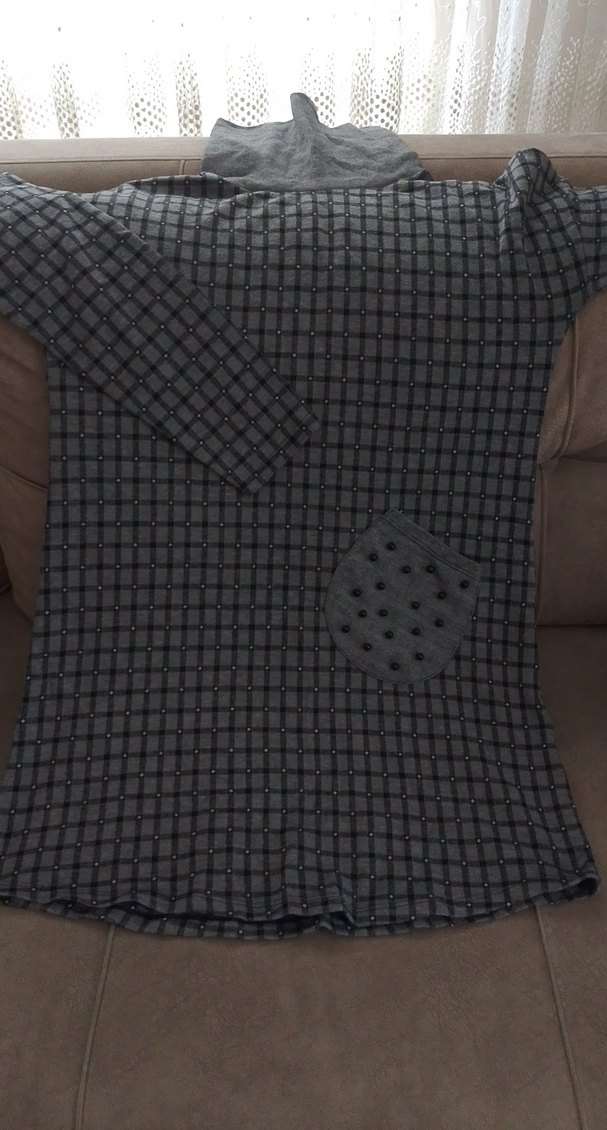 Düğmeli Gri Boğazlı Hamile Tunik - Görsel 2