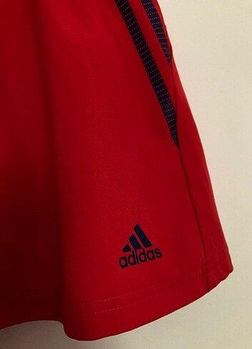 diğer Beden çeşitli Renk Babolat ve Adidas spor giyim.