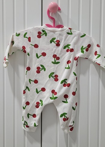 Düğmeli Kiraz Desenli Bebek Kız Tulum - Görsel 2