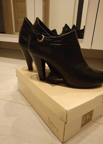 Derimod Kadin Siyah Hakiki Deri Stiletto Topuklu Boti
