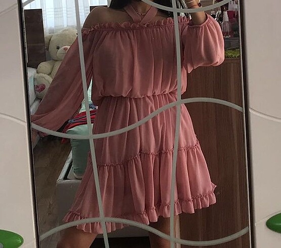 Pembe Omuz Detaylı Elbise
