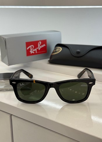 Ray-Ban Siyah Klasik Kadın Güneş Gözlüğü