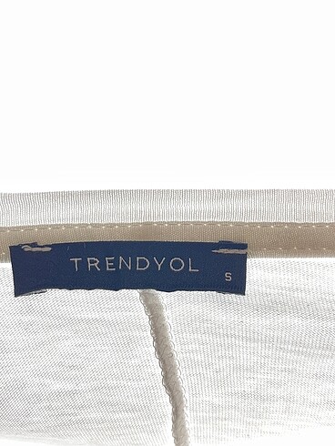 s Beden beyaz Renk Trendyol & Milla Bluz %70 İndirimli.