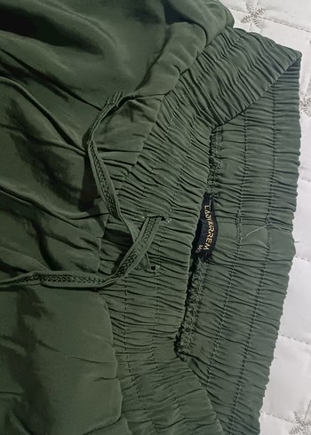 Kadın Yeşil Kemerli Bol Kesim naylon Pantolon - Görsel 5