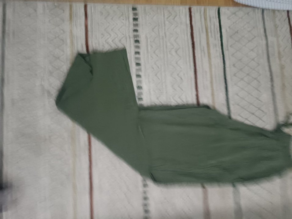 Kadın Yeşil Kemerli Bol Kesim naylon Pantolon - Görsel 4