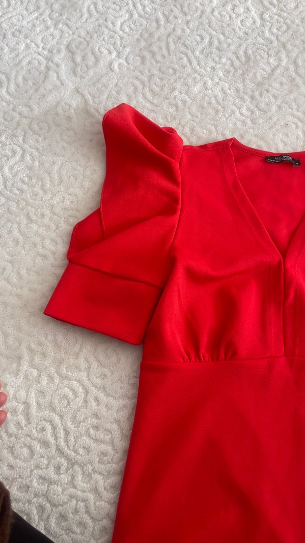 Kısa Kollu Kırmızı Fırfırlı Mini Bluz - Görsel 3