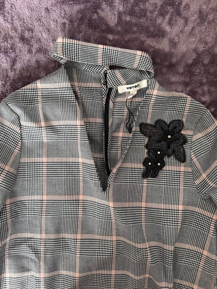 V Yaka Gri Kareli Midi Elbise - Görsel 3