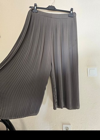 Hakii Pileli Pantolon - Görsel 2