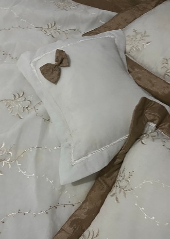 İşlemeli Beyaz Parlak Yatak Örtüsü - Görsel 8