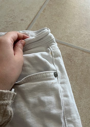 Düğmeli Beyaz Keten Kadın Pantolon - Görsel 4