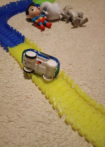 Renkli Oyuncak Araba ve Parçalı Pist Seti - Görsel 5