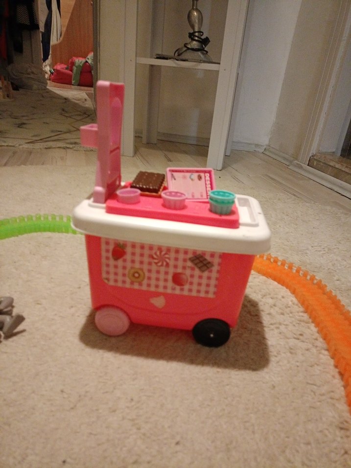 Renkli Oyuncak Araba ve Parçalı Pist Seti - Görsel 2