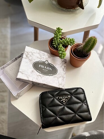 PRADA CÜZDAN