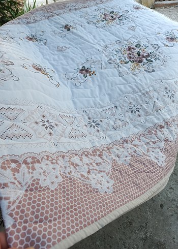 Sarı Nakışlı Yatak Örtüsü - Görsel 5