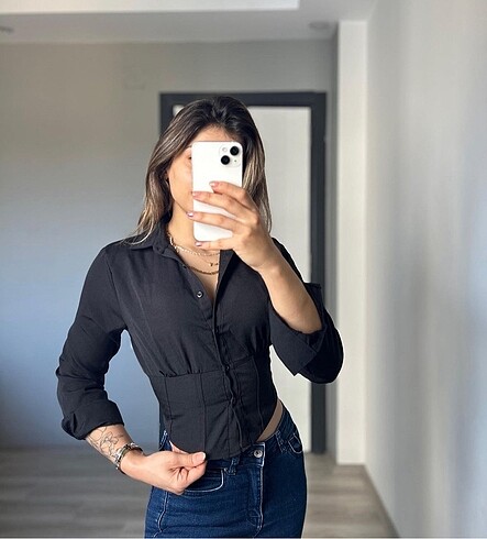 Siyah crop gömlek kısa önü korseli