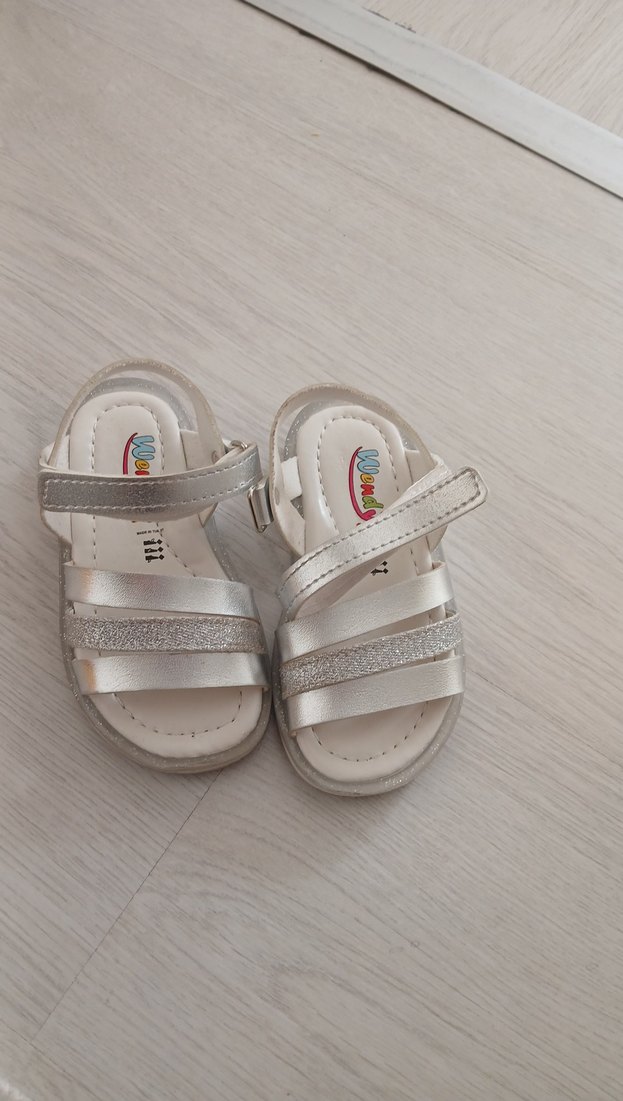 Kız Çocuk Beyaz Tokalı Sandalet - Görsel 2