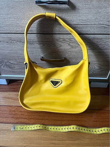 Prada çanta