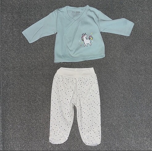 Yenidoğan patikli pijama takımı