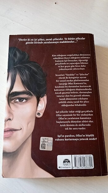  Kimse Gerçek Değil 