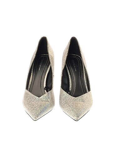 38 Beden Bershka Stiletto %70 İndirimli.