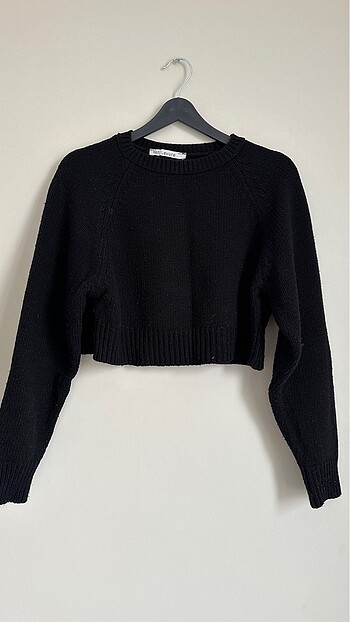 Siyah crop kazak