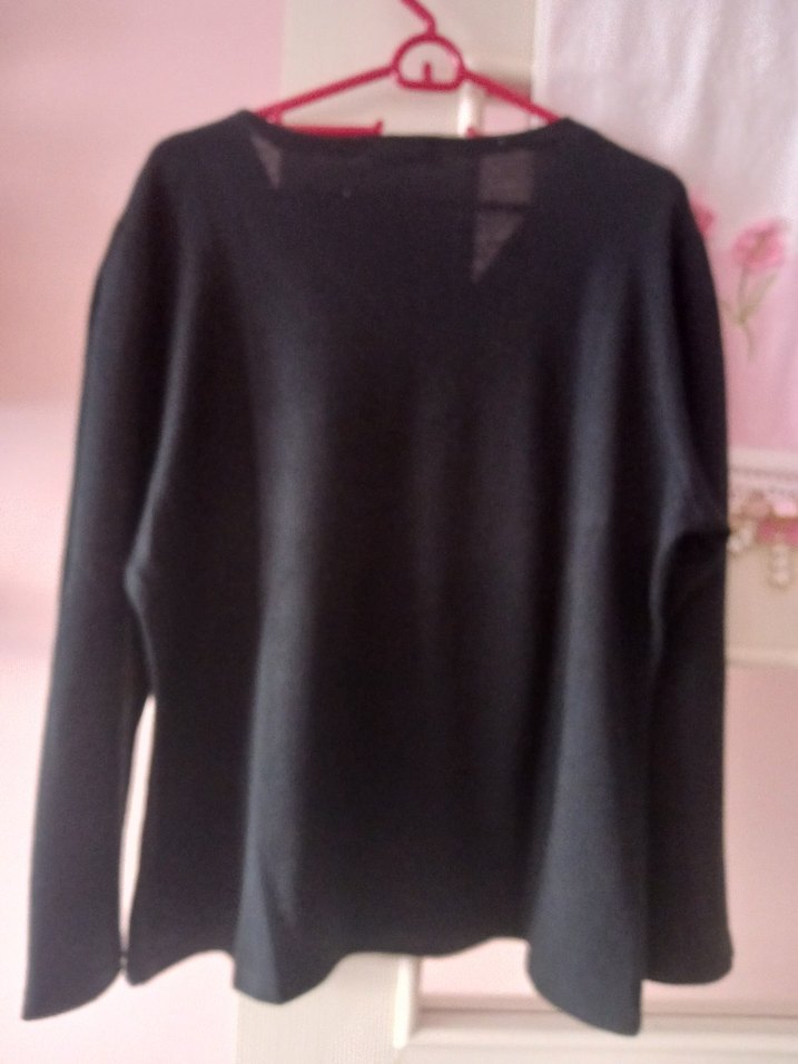 Uzun Kollu Siyah V Yaka Triko Kazak 44 46 beden uyumlu yeni - Görsel 2