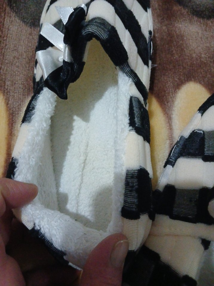 Tokalı Kareli Kadın Ev Terliği 39 numara yeni hiç giyilmedi - Görsel 4