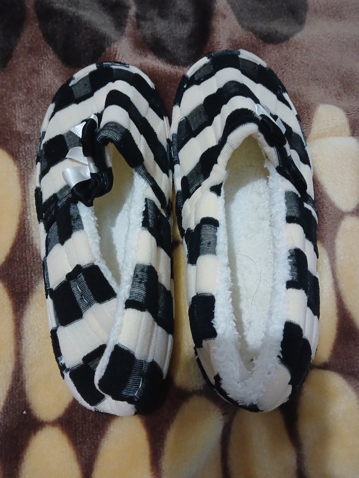 Tokalı Kareli Kadın Ev Terliği 39 numara yeni hiç giyilmedi - Görsel 2