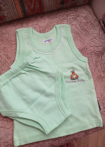 6 Ay Beden Baskılı Bebek Atlet,Külot Pastel Yeşil yeni hiç kullanılmadı