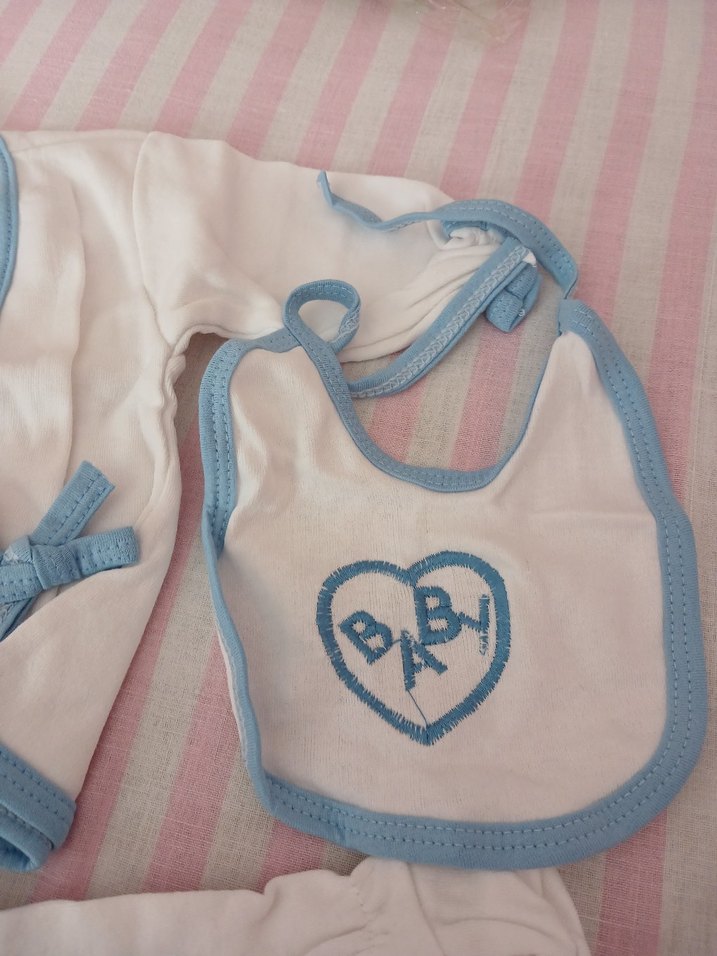 Mavi Detaylı Bebek Hastane Kıyafeti - Görsel 5