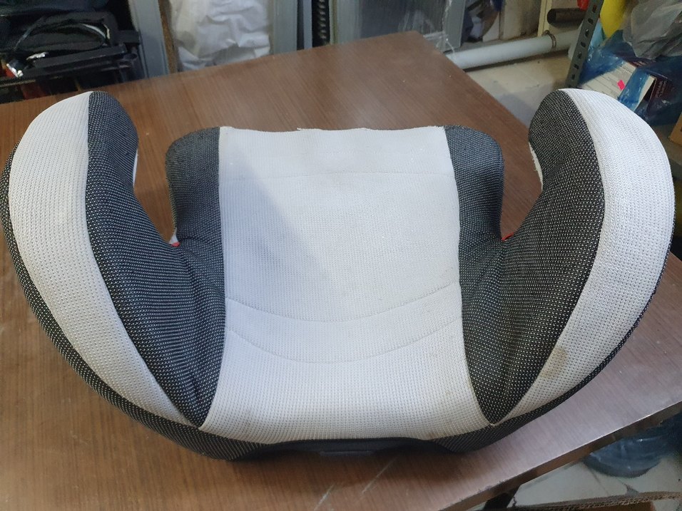 Pierre Cardin Çocuk Araba Koltuğu yükseltici - Görsel 3