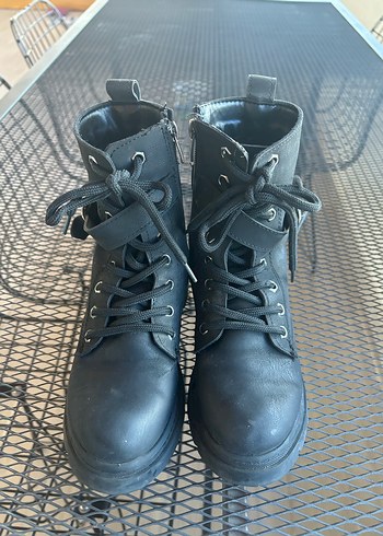 Siyah Tokalı Platform Topuklu Goth Bot - Görsel 2