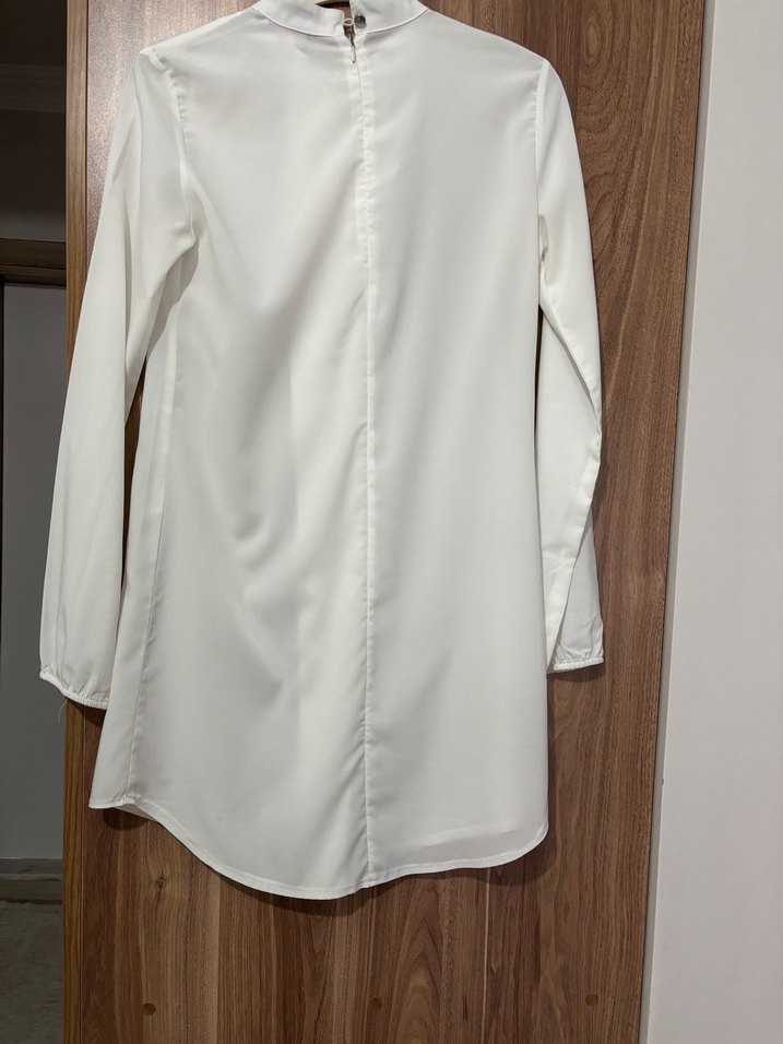 Beyaz Piliseli Uzun Kollu Uzun Tunik - Görsel 2