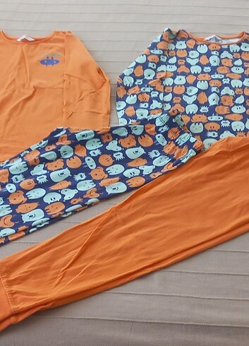 9 Yaş Beden Pijama takımı penti.sayılı kullanıldı.100%pamuk.8-9 yaş
